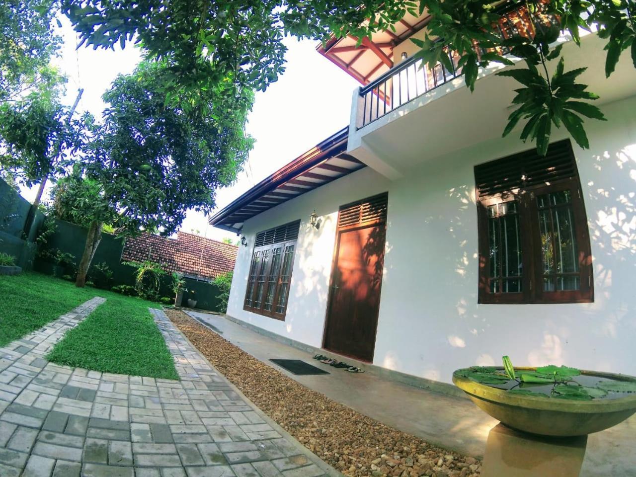 Top Mount Villa Hikkaduwa Buitenkant foto
