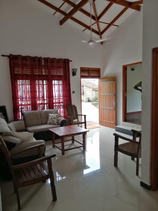 Top Mount Villa Hikkaduwa Buitenkant foto